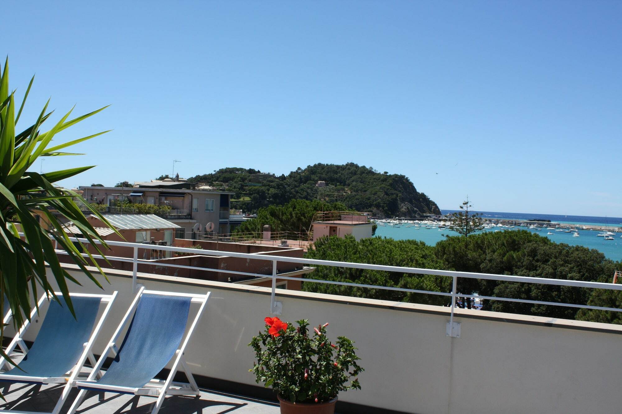 Genova Hotel 3*